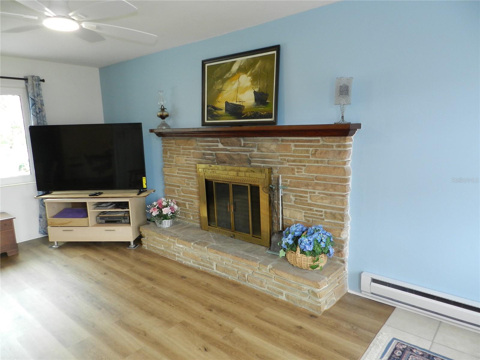 805 OCEAN AVE — photo 8