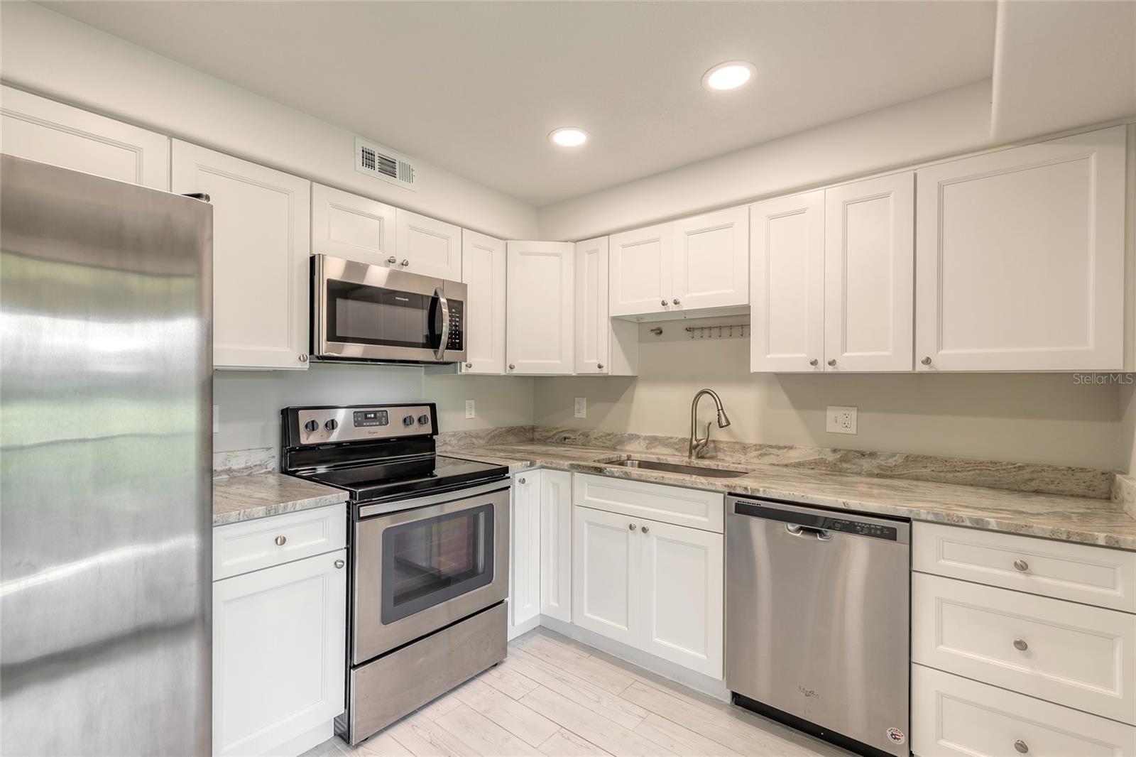 275 INDIGO DR #204 — photo 3