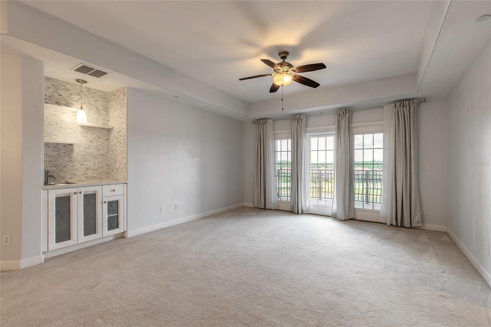 424 LUNA BELLA LN #415 — photo 2