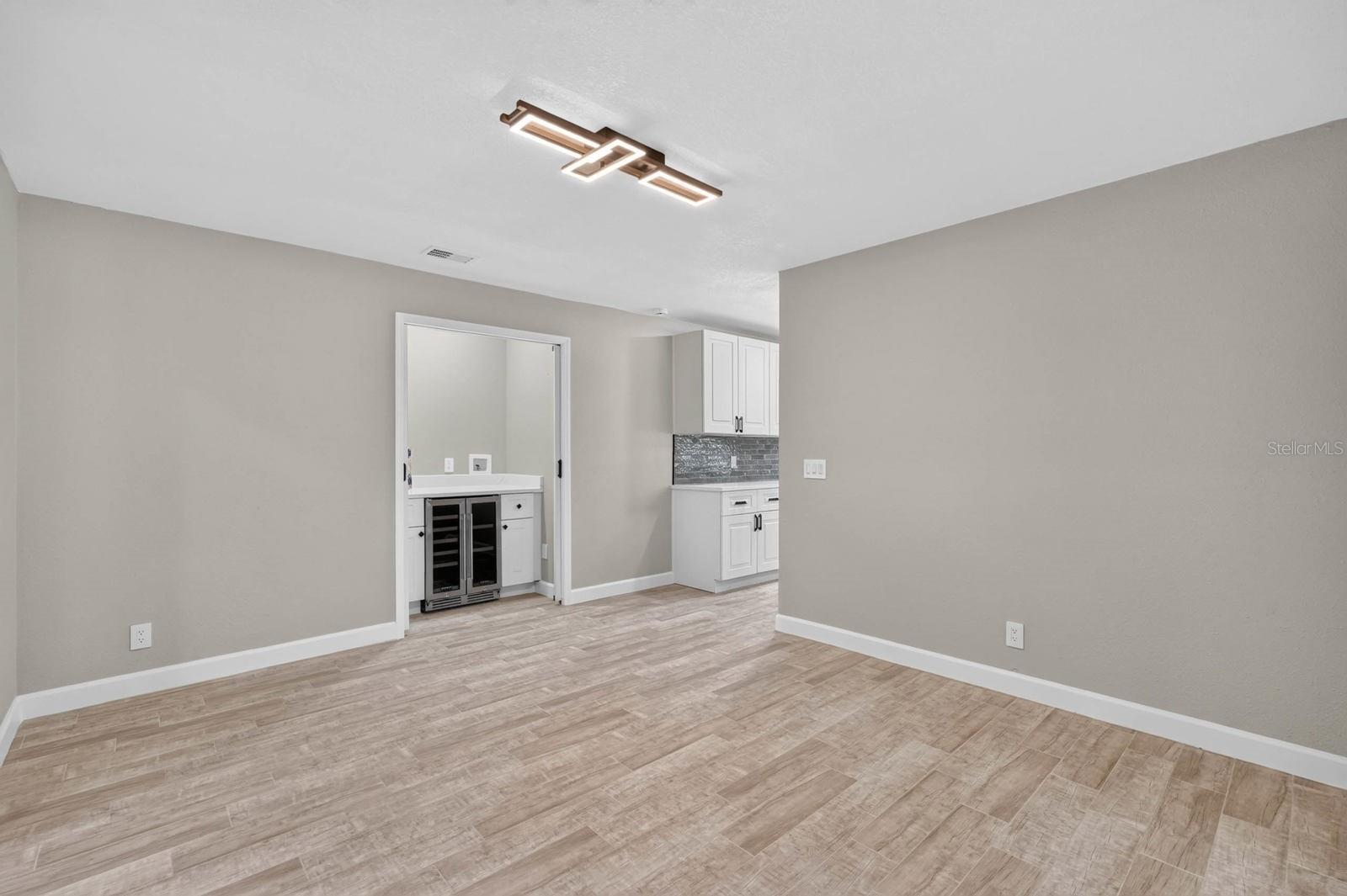 1510 N BEACH ST — photo 9