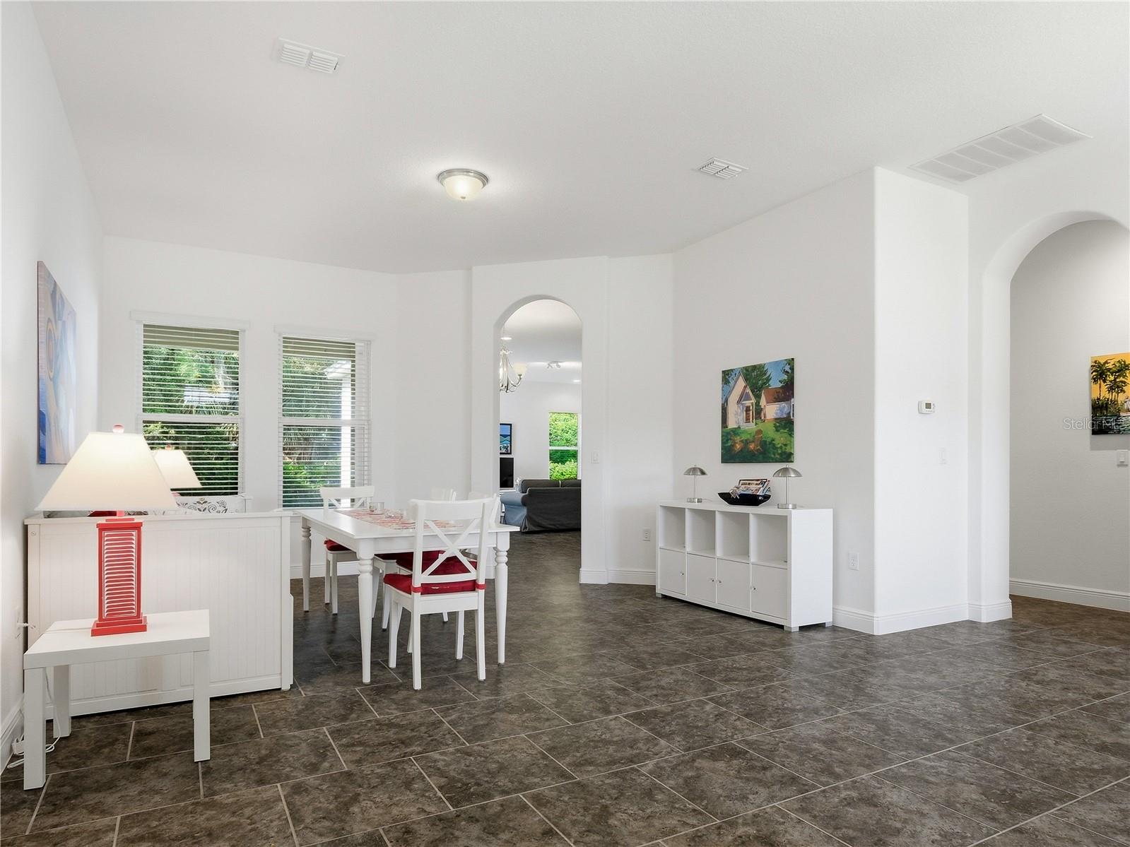 695 GRAPE IVY LN — photo 8