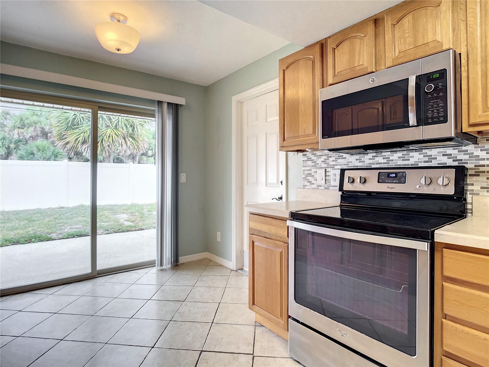 3828 SANDSTONE CT — photo 8