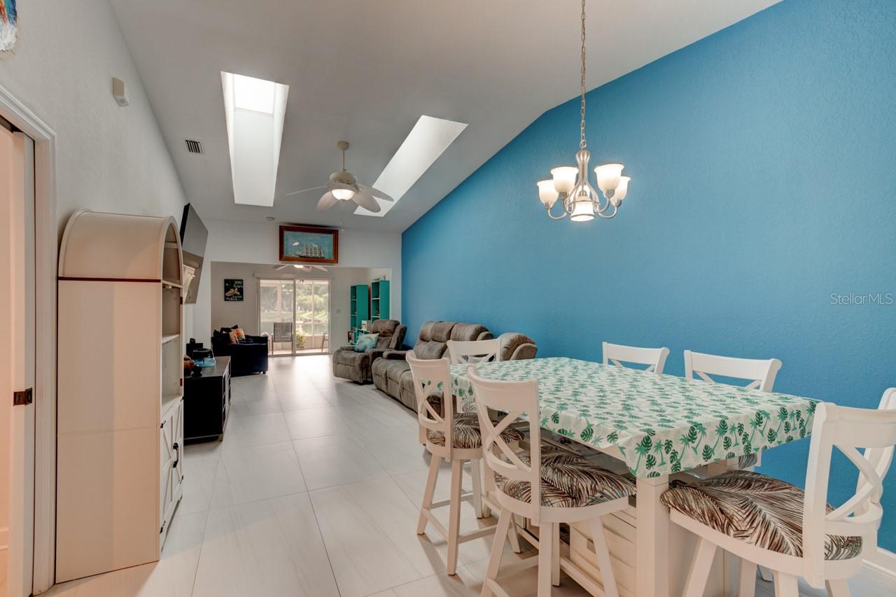 2246 HAWKS COVE CIR — photo 6
