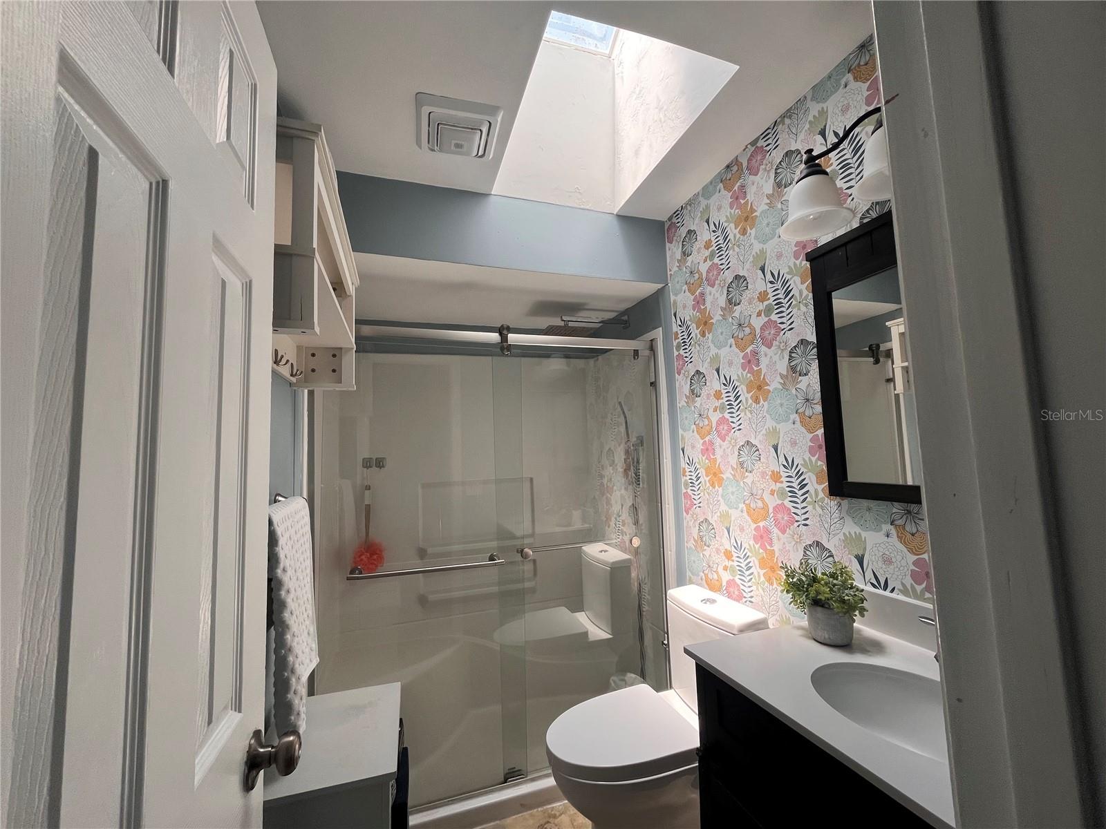 2511 MILTON AVE — photo 12