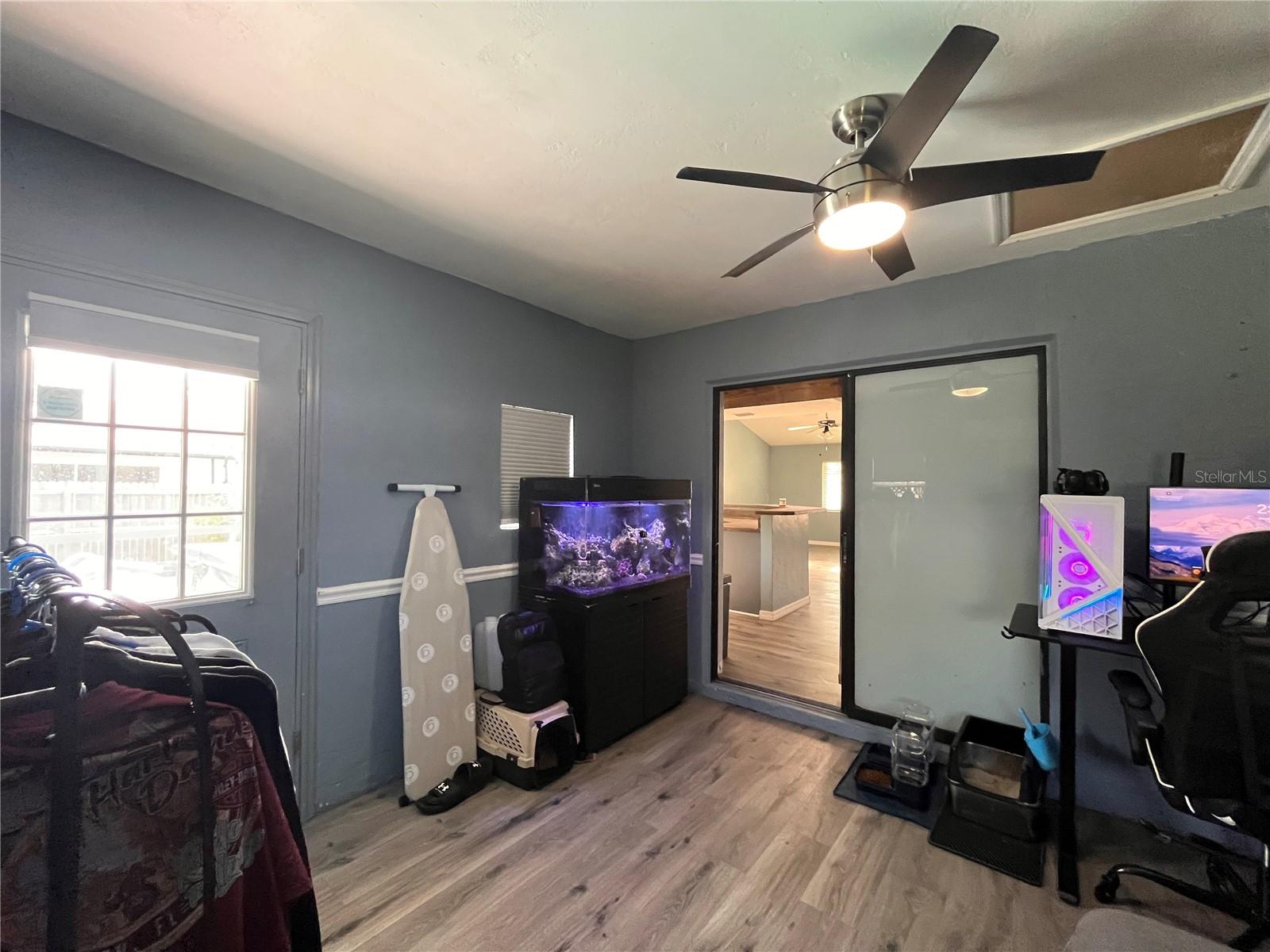 2511 MILTON AVE — photo 8