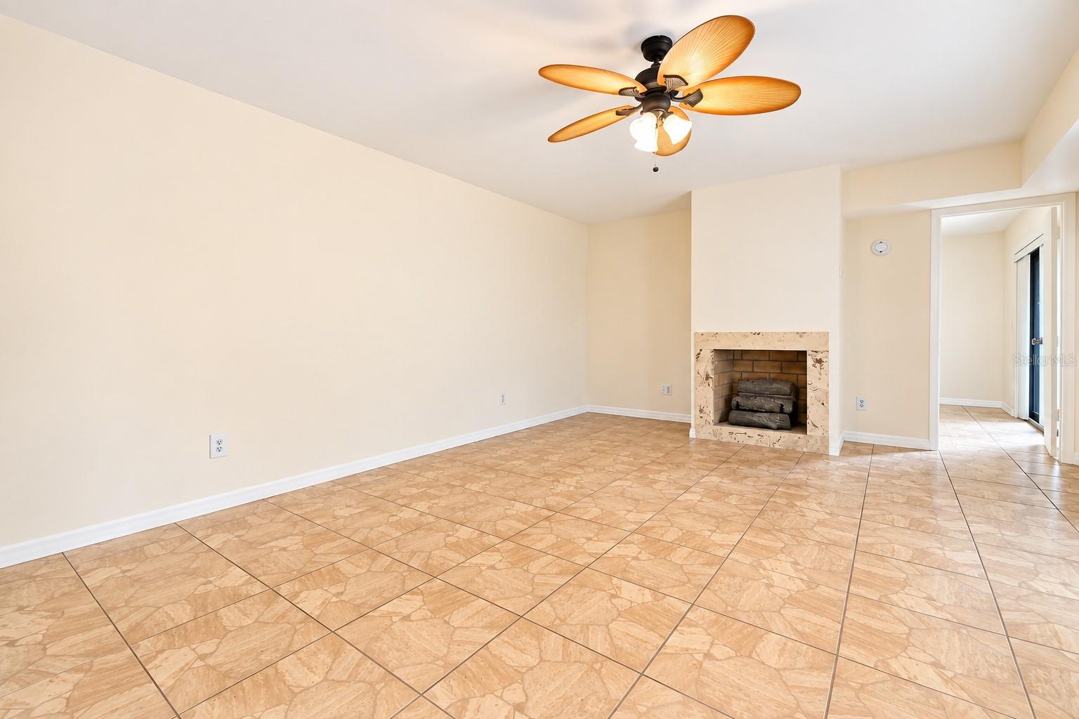18 CEDAR DUNES DR — photo 8