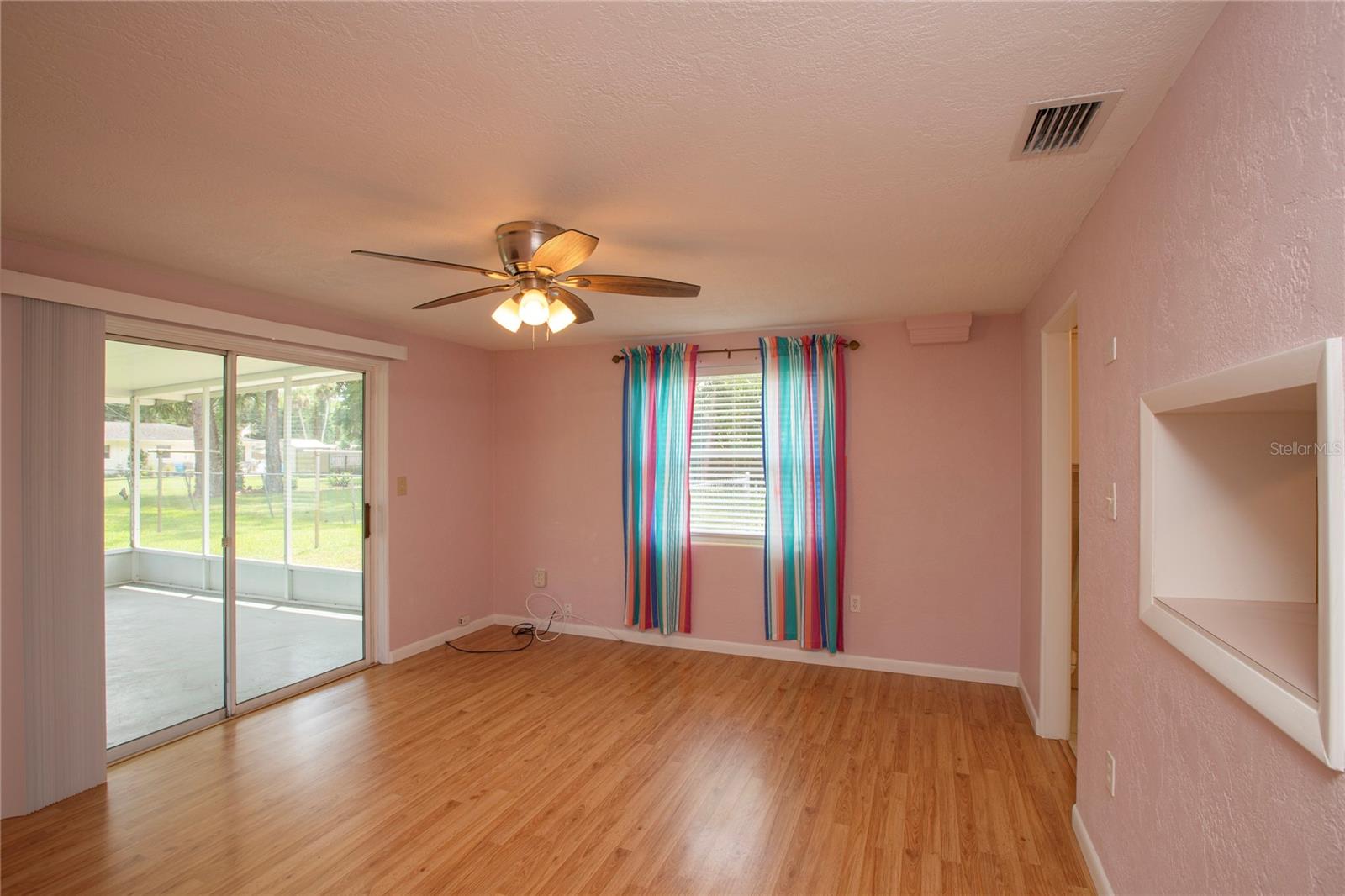314 ROSLYN AVE — photo 5