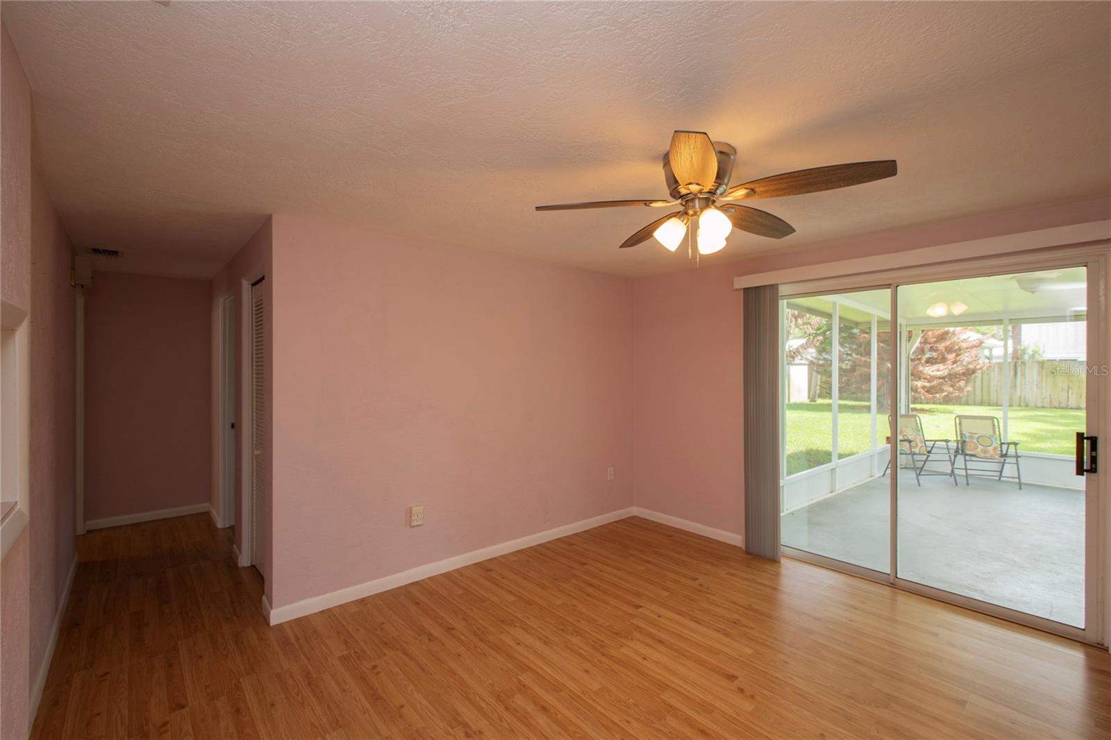 314 ROSLYN AVE — photo 7