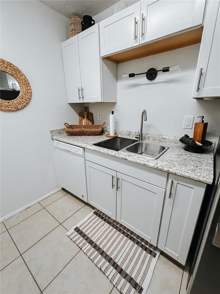 1600 BIG TREE RD #O8 — photo 5