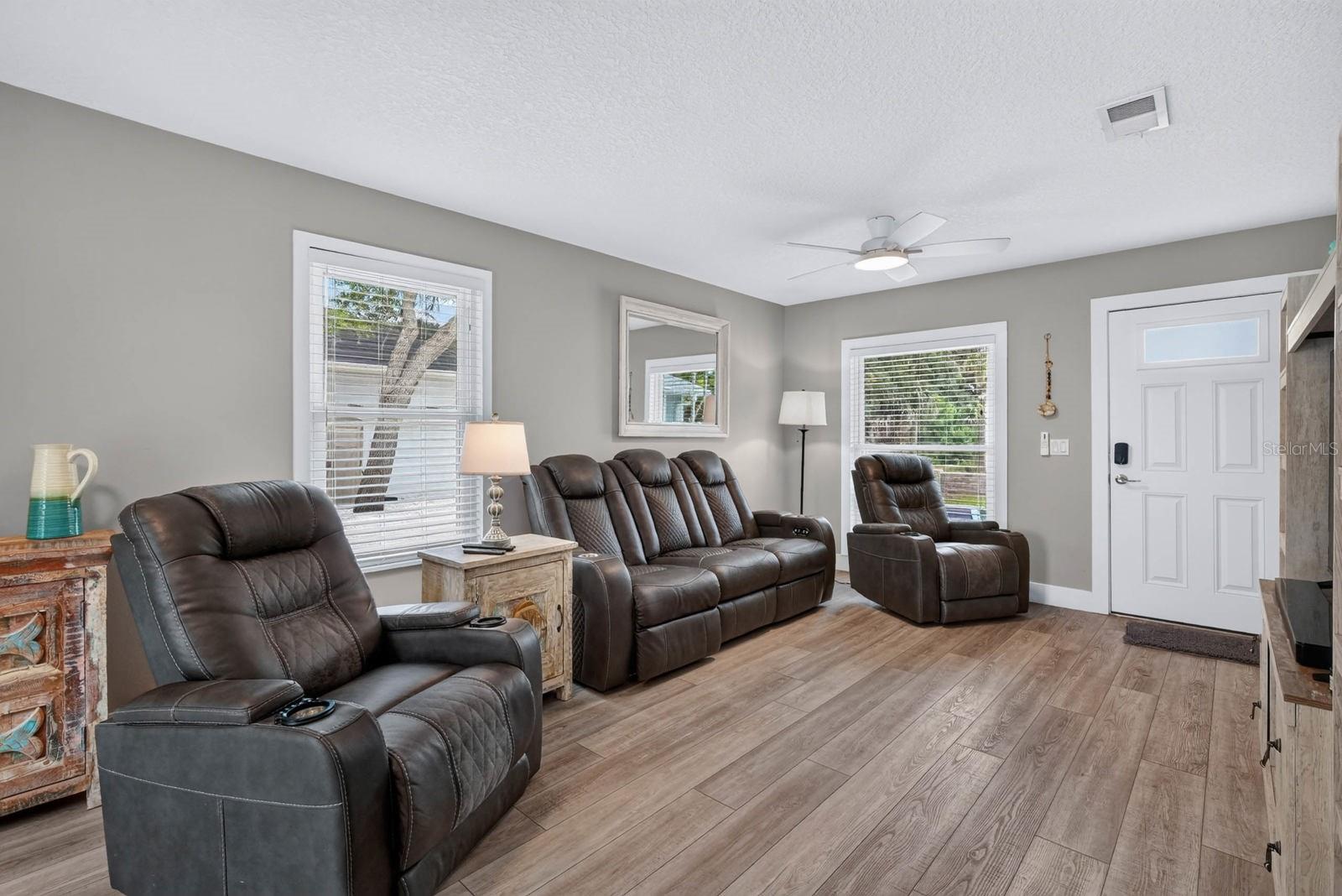 4503 SAXON DR — photo 12