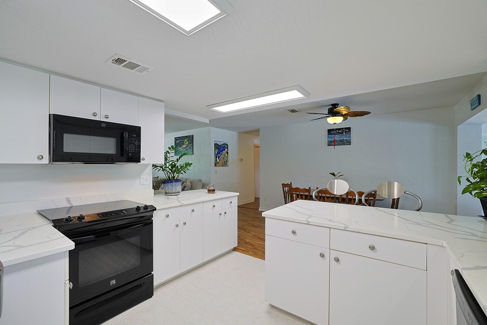 2553 NORDMAN AVE — photo 12