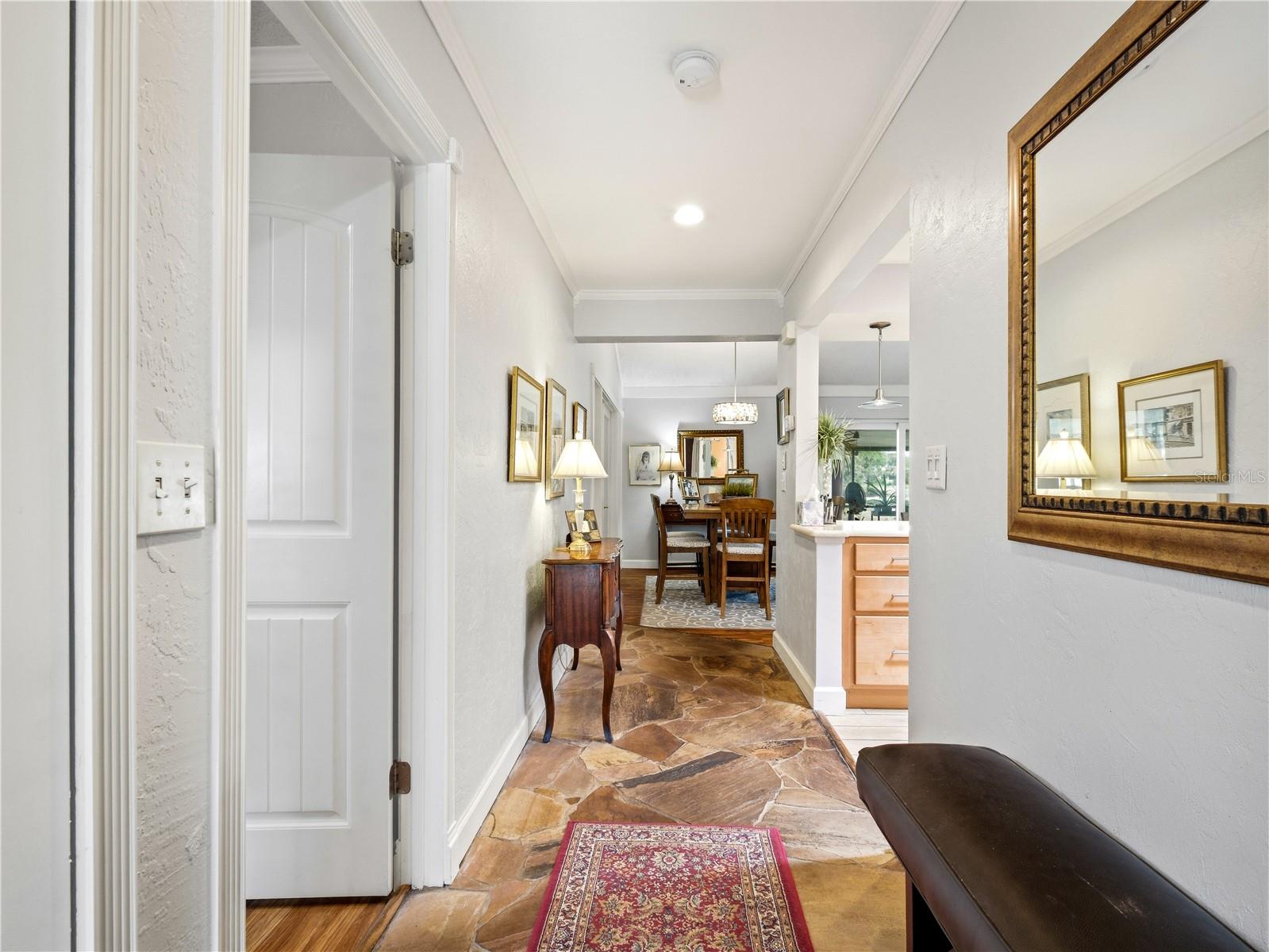 218 CANTERBURY CIR — photo 11