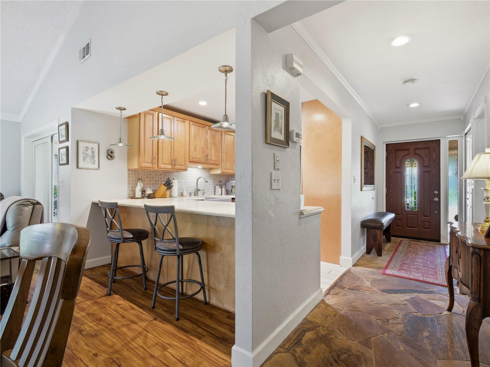 218 CANTERBURY CIR — photo 12