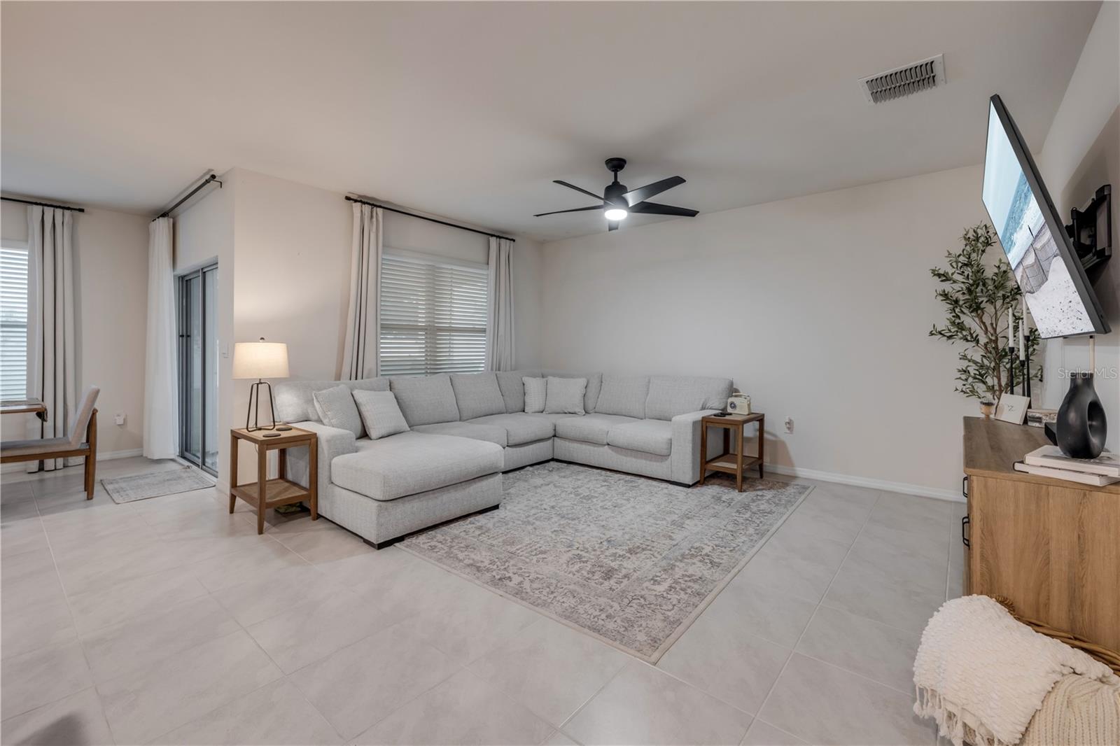 2624 NEVERLAND DR — photo 6