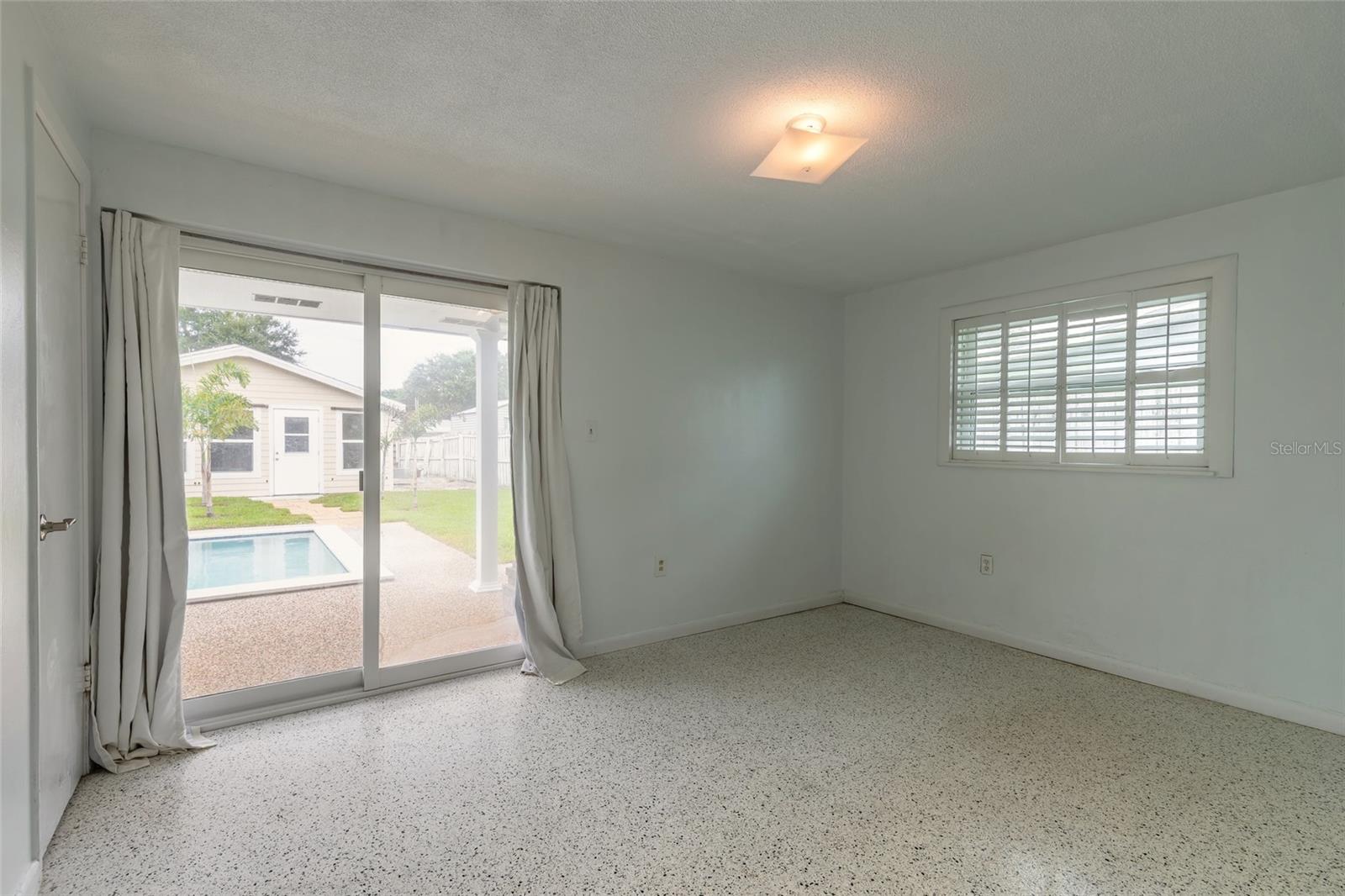 808 E 16TH AVE — photo 5