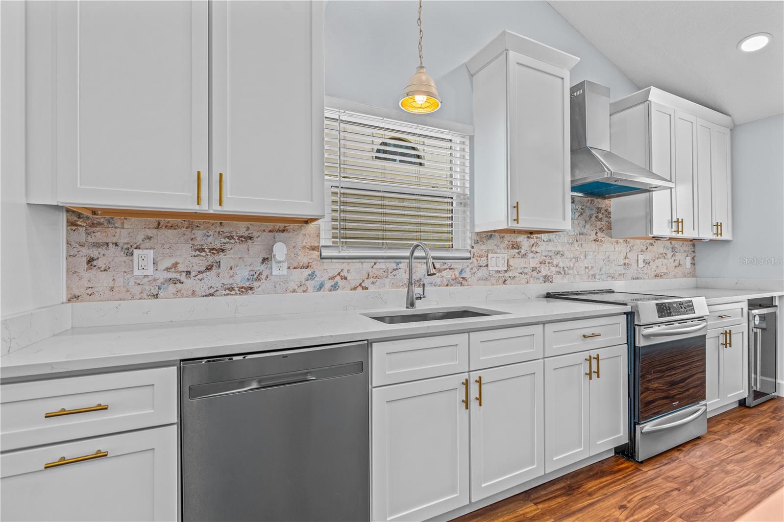 762 PINE SHORES CIR — photo 9