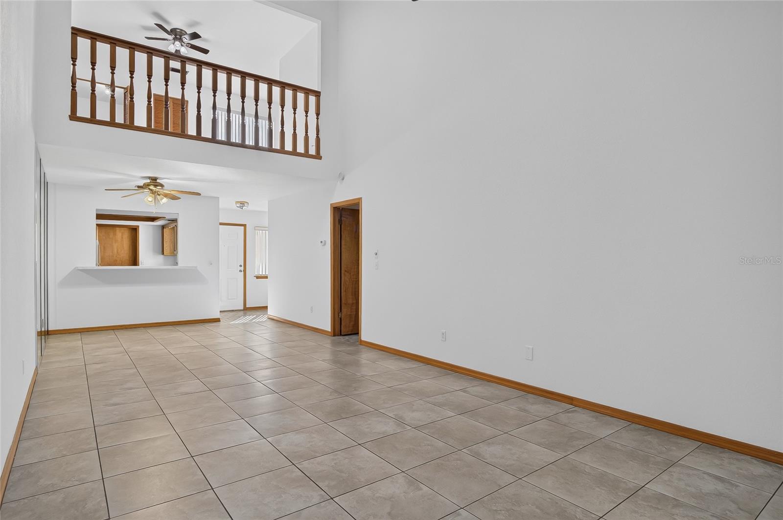 367 CASTLEWOOD LN — photo 12