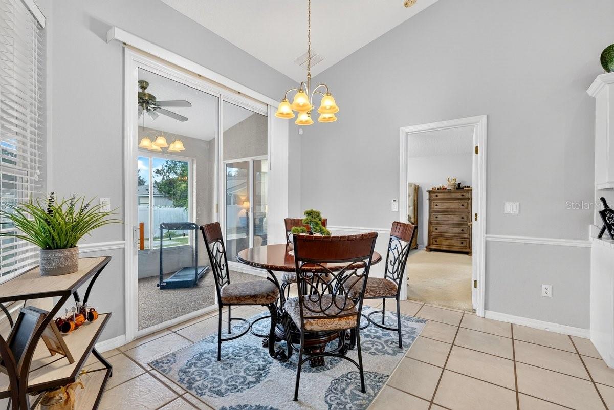 971 LEYBURN DR — photo 4