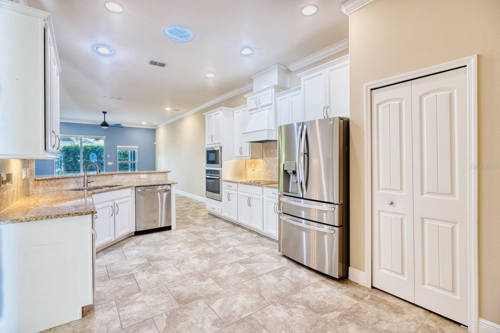 806 SNAPDRAGON DR — photo 6