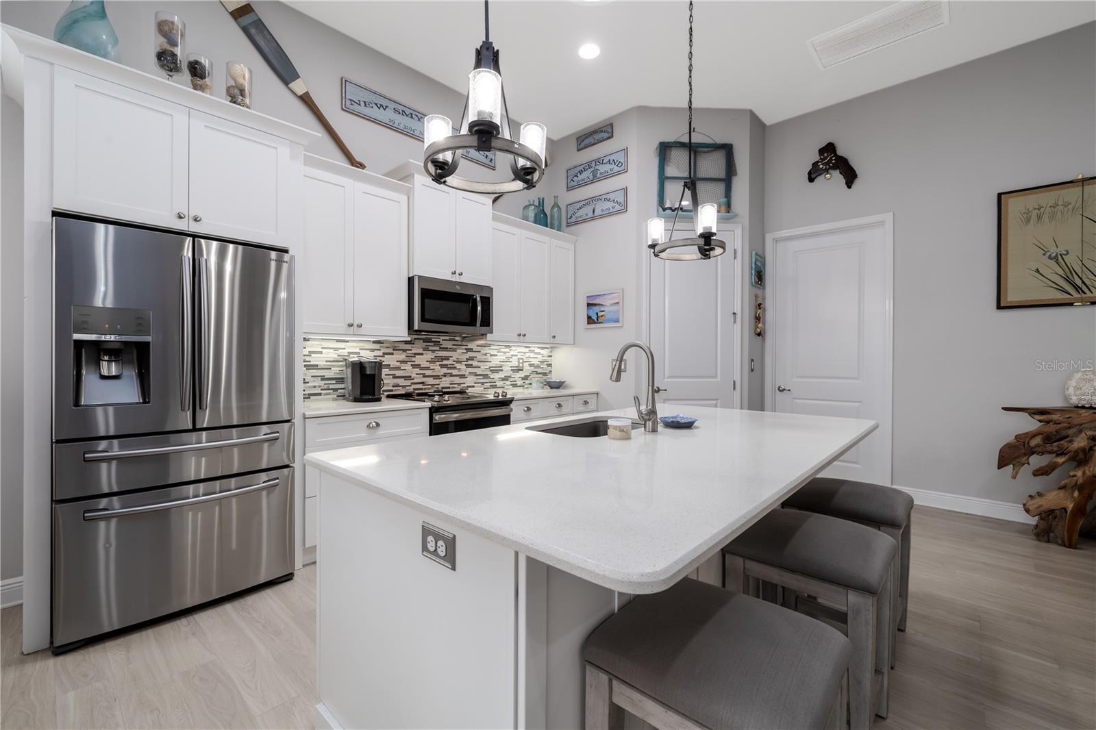 3069 BORASSUS DR — photo 9
