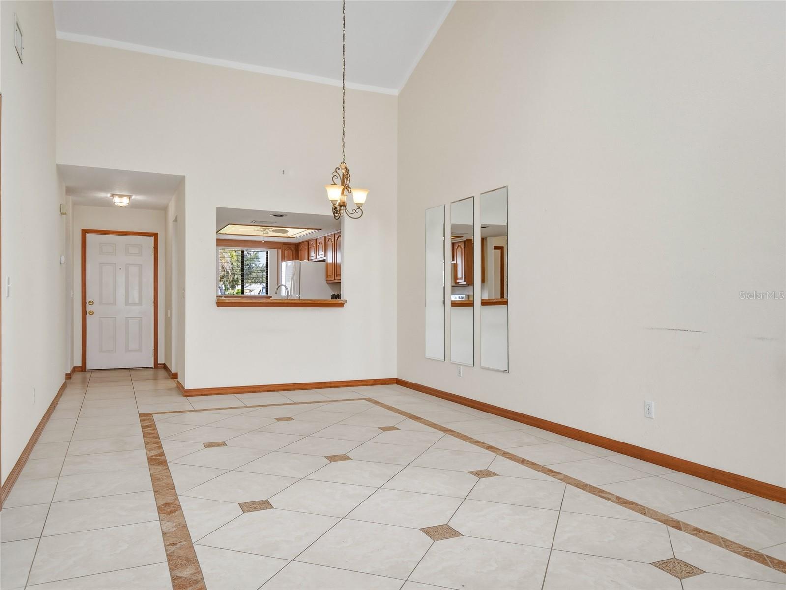 351 CASTLEWOOD LN — photo 7