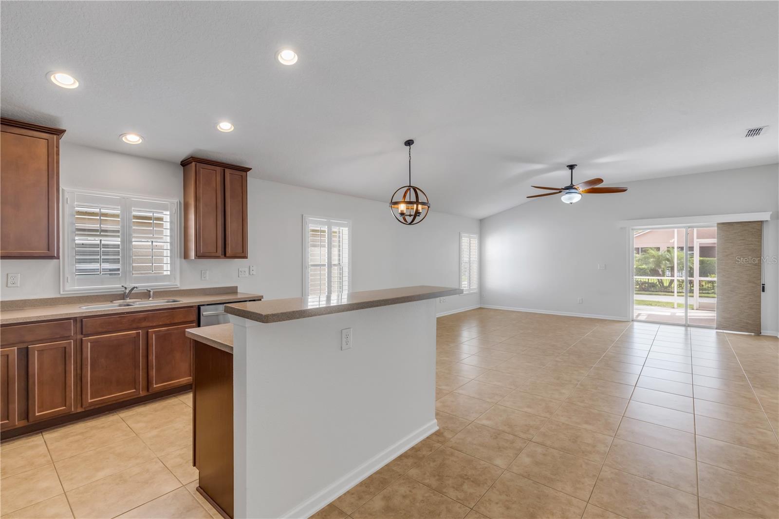 3450 VELONA AVE — photo 3
