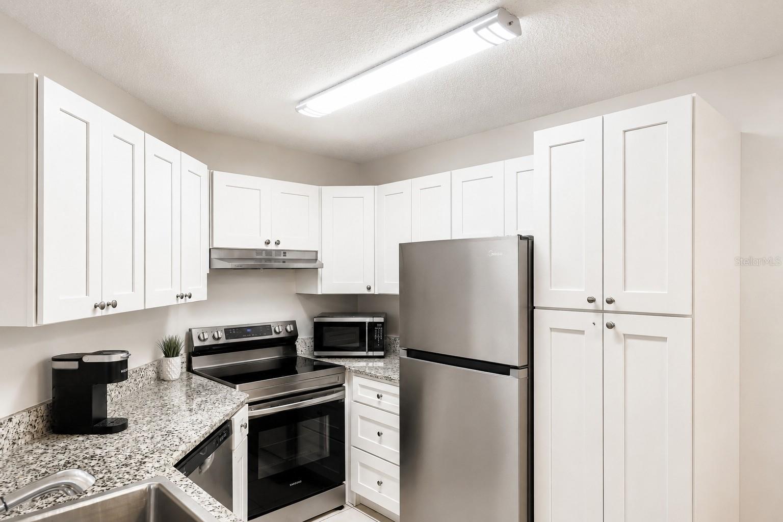 2548 GRASSY POINT DR #202 — photo 9