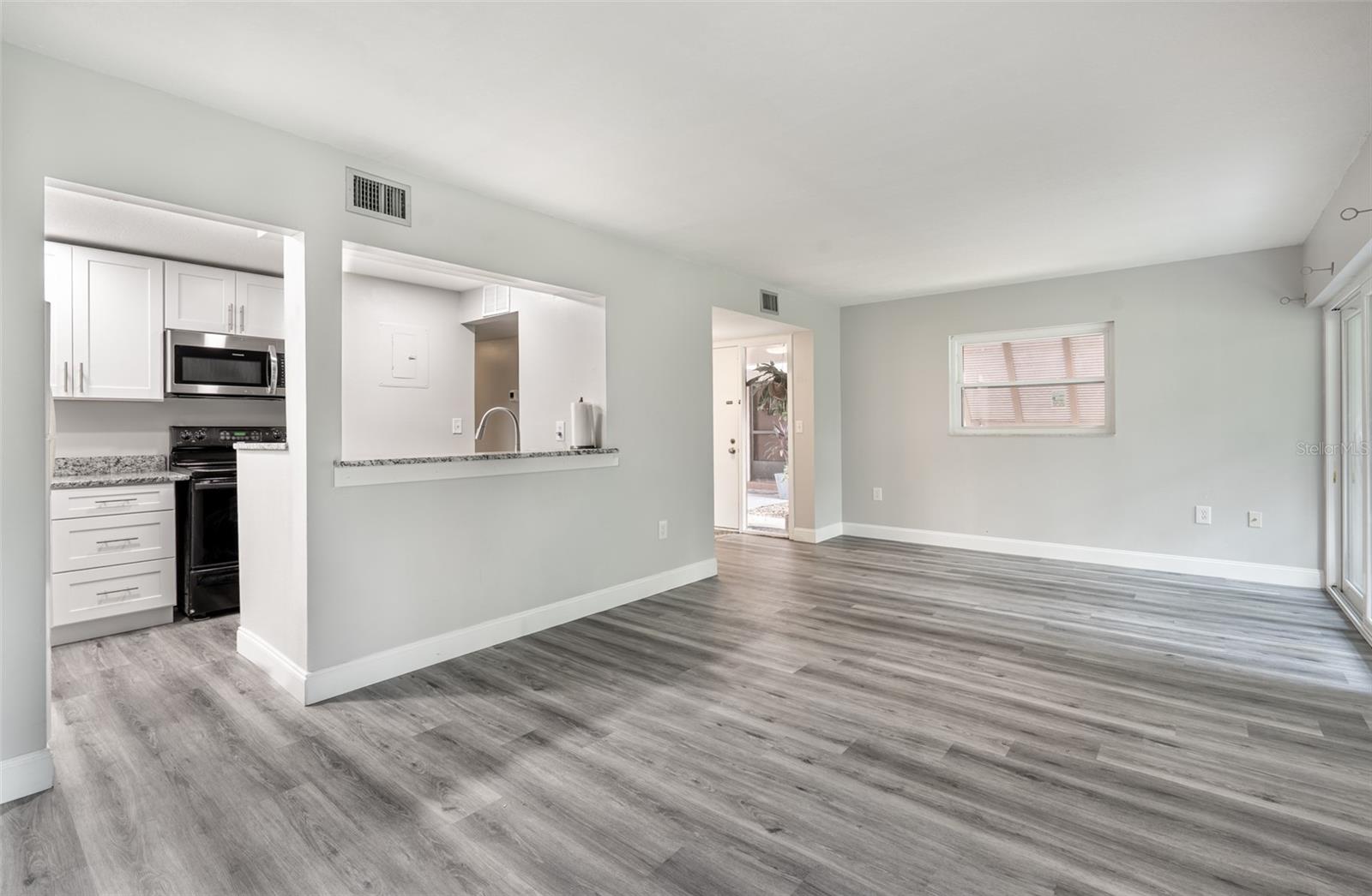 100 SWEETGUM WOODS CT #10C — photo 8