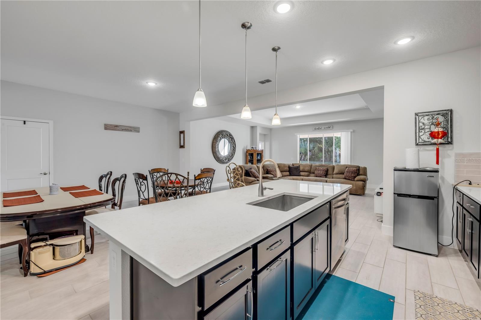 3034 ADRIAN DR — photo 12