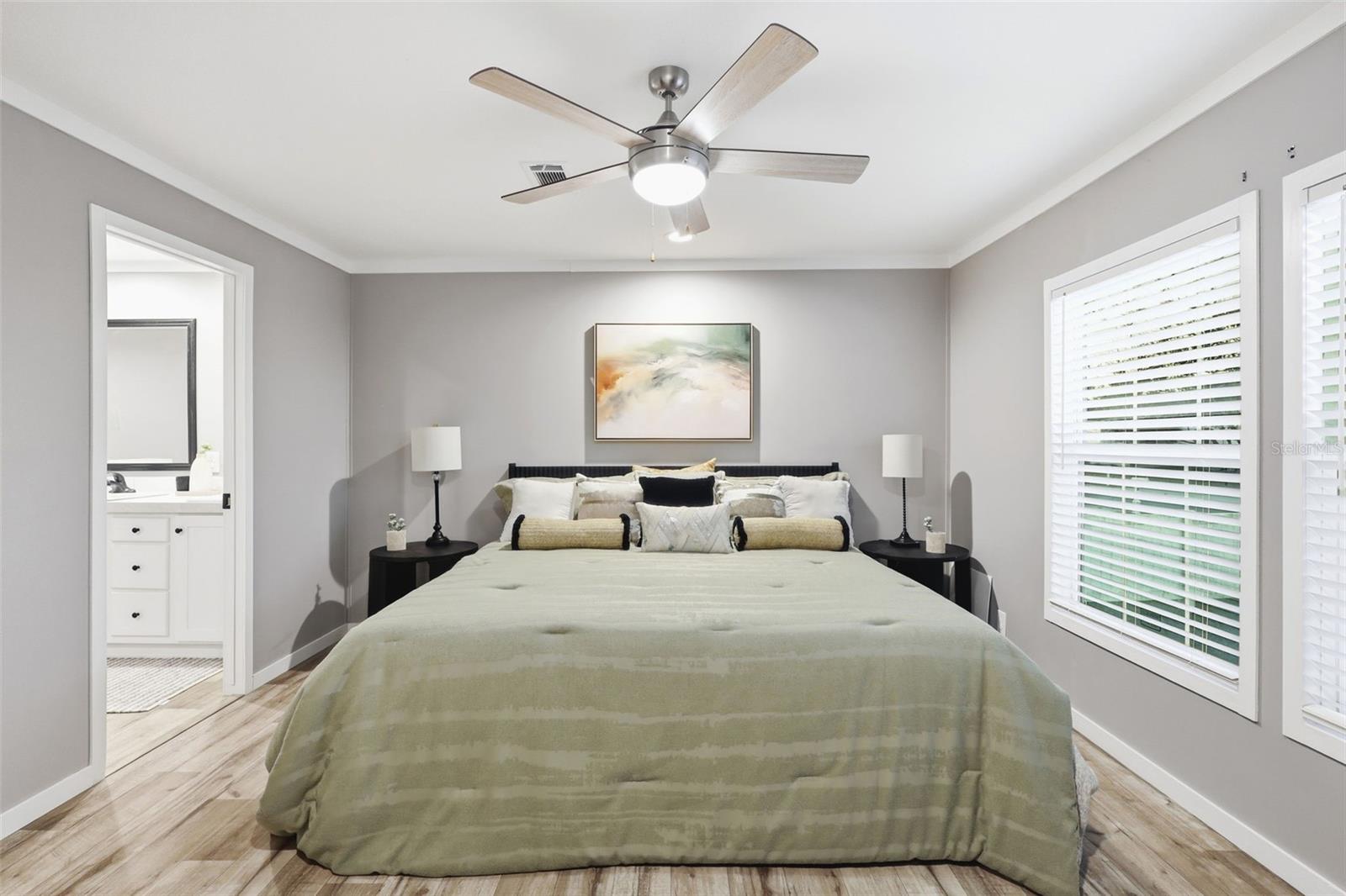 1913 WOODCREST DR — photo 12