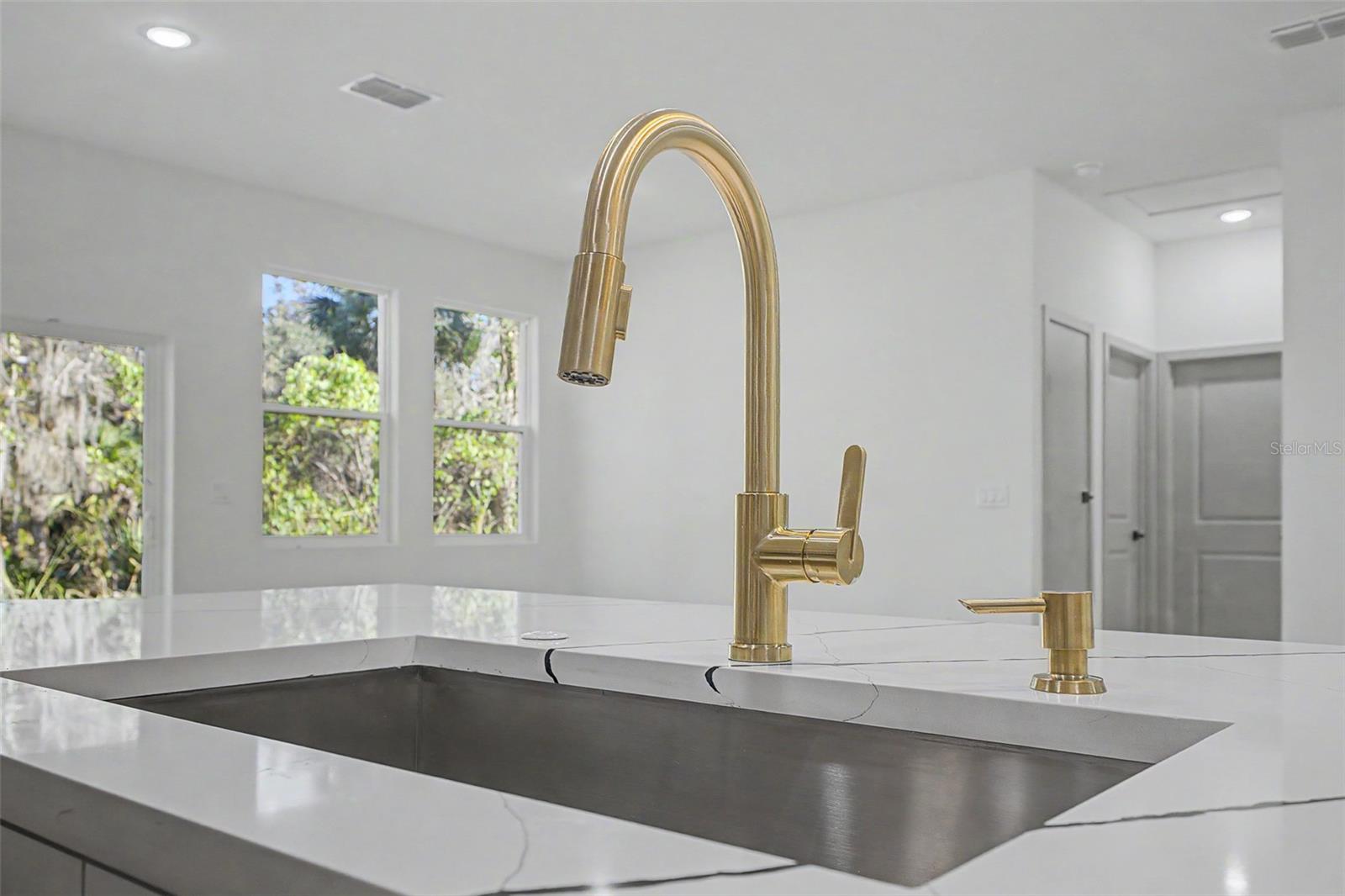 127 HIBISCUS LN — photo 12