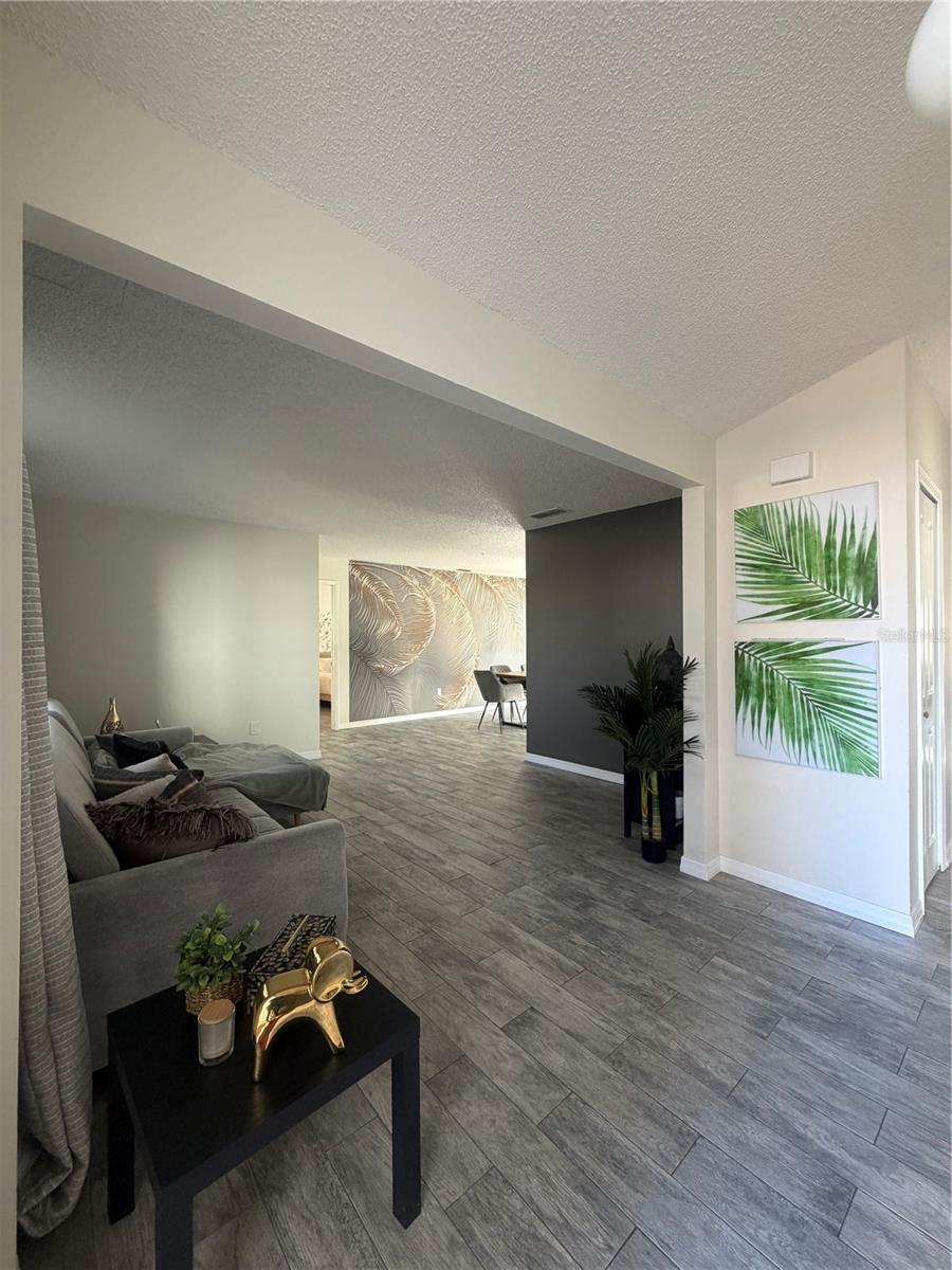548 GLEN HAVEN DR — photo 5