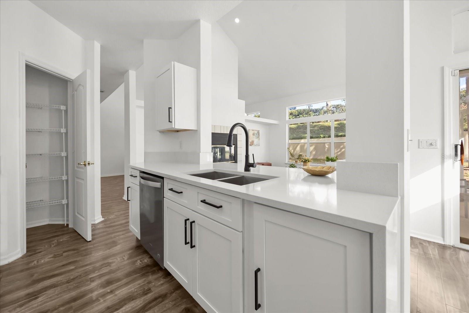 220 WIMBLEDON CIR — photo 12