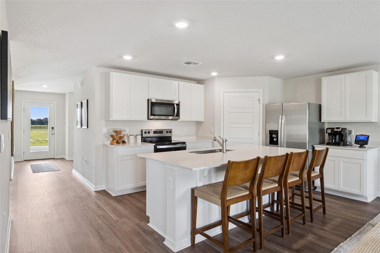 2534 SCOTTVILLE AVE — photo 6