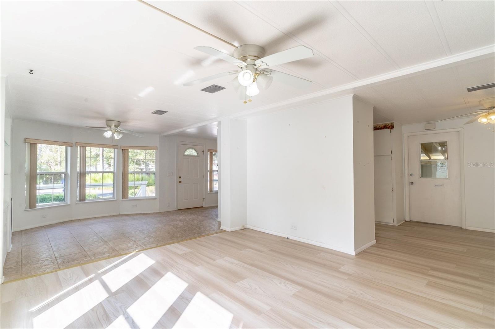 320 N FOREST BLVD — photo 12