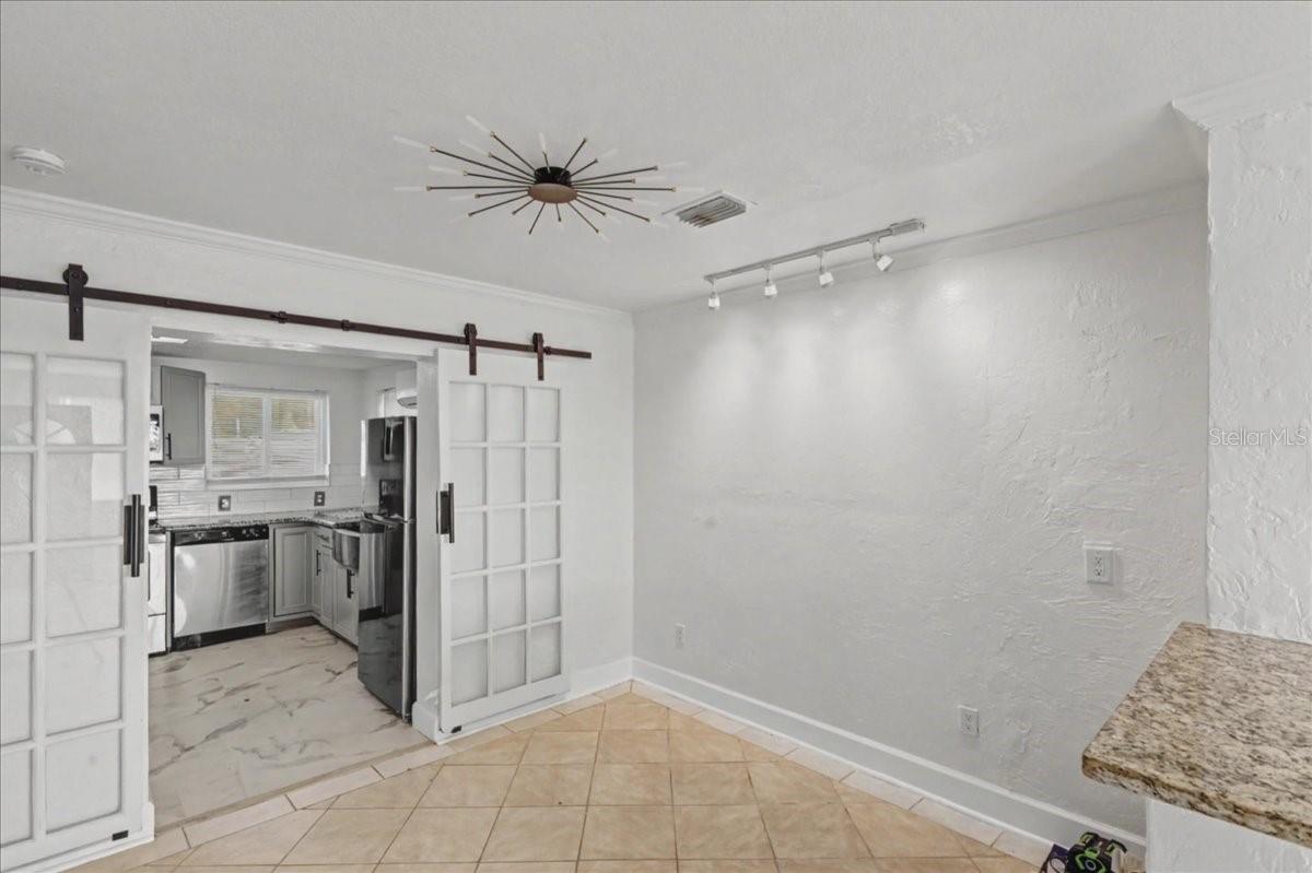 15 ALAMANDA DR — photo 11