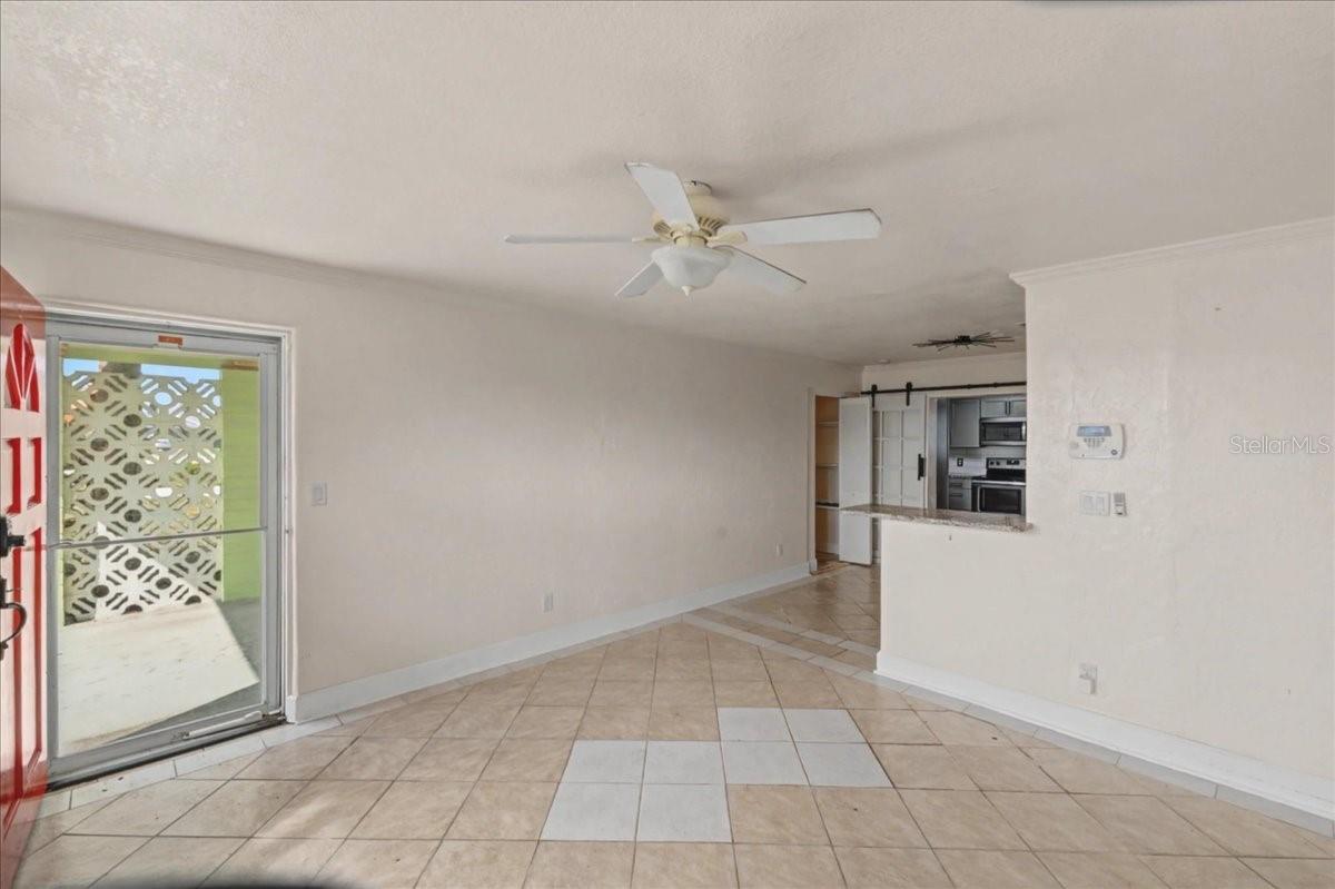15 ALAMANDA DR — photo 6