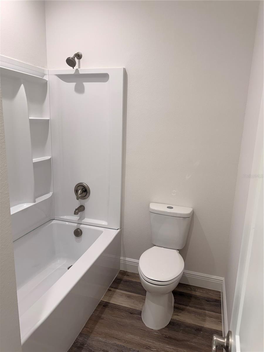 939 MOTON AVE — photo 8