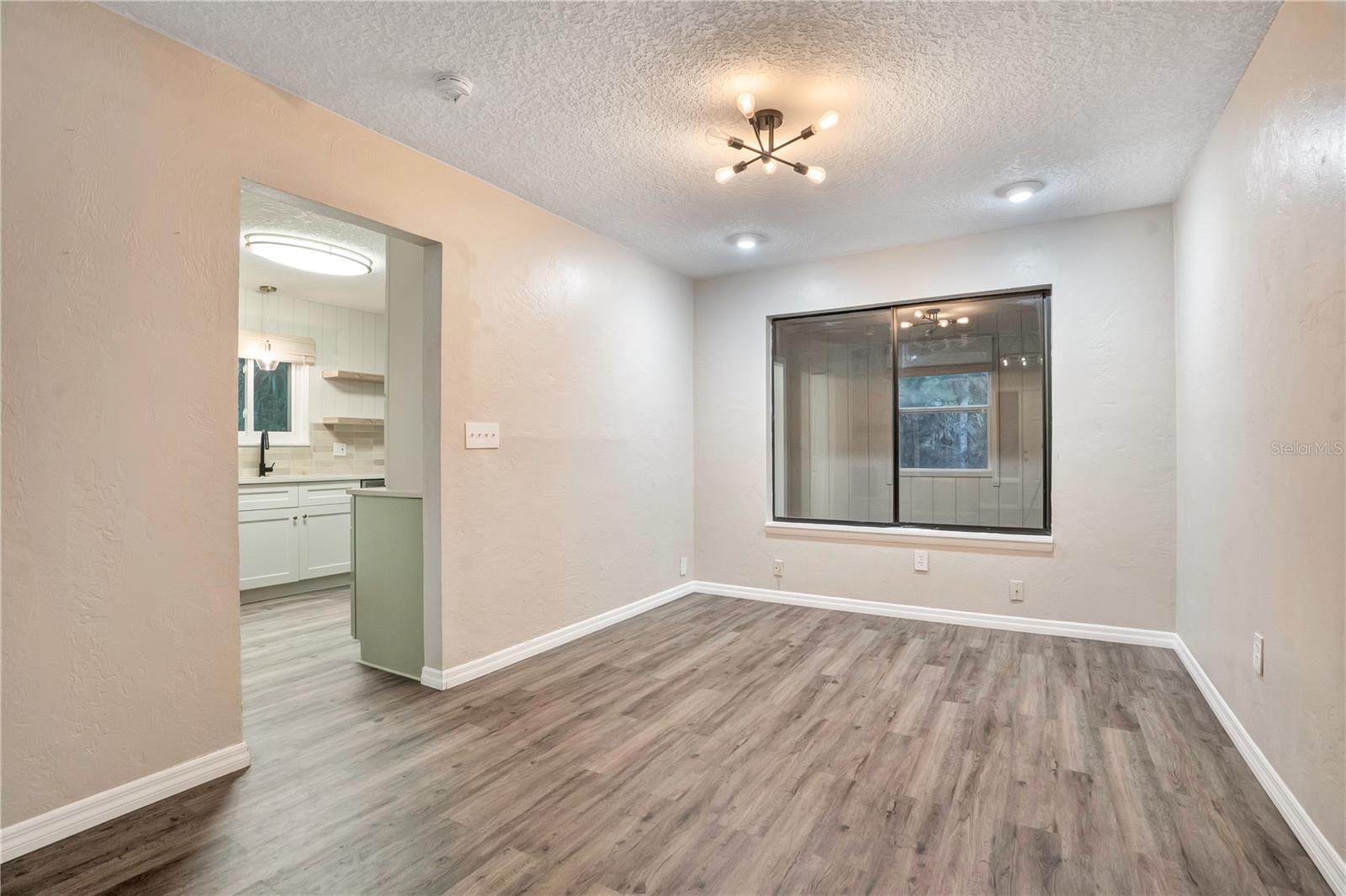 16 RAINTREE CT — photo 8