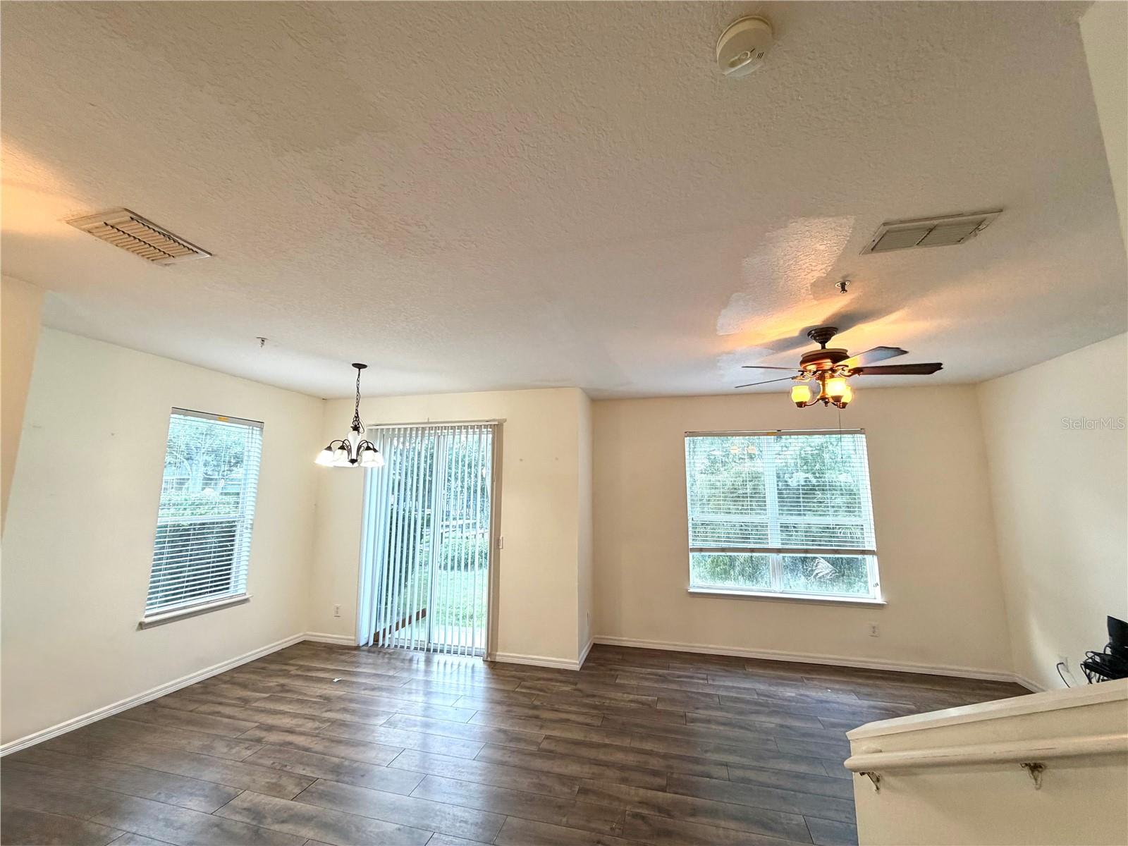 1521 SAN JACINTO CIR — photo 3