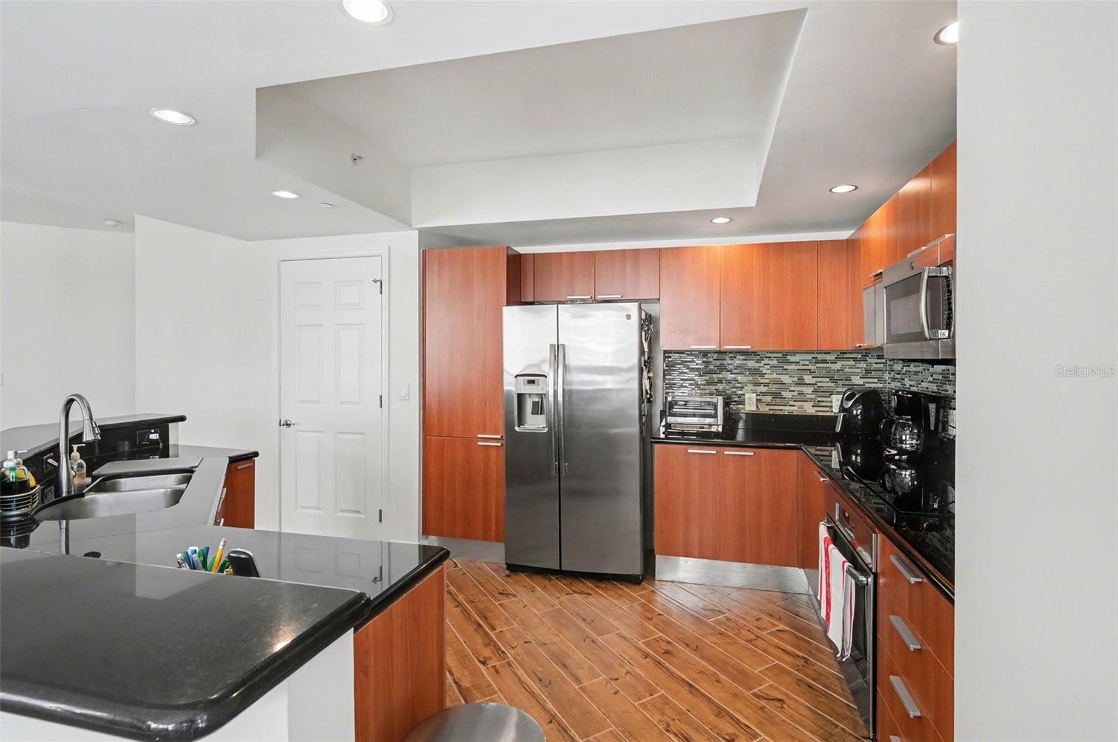 231 RIVERSIDE DR #1110 — photo 6