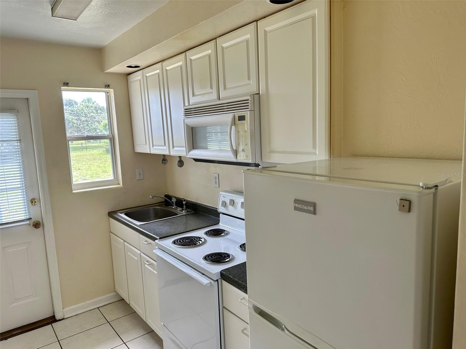 7 CYPRESS CIR — photo 6