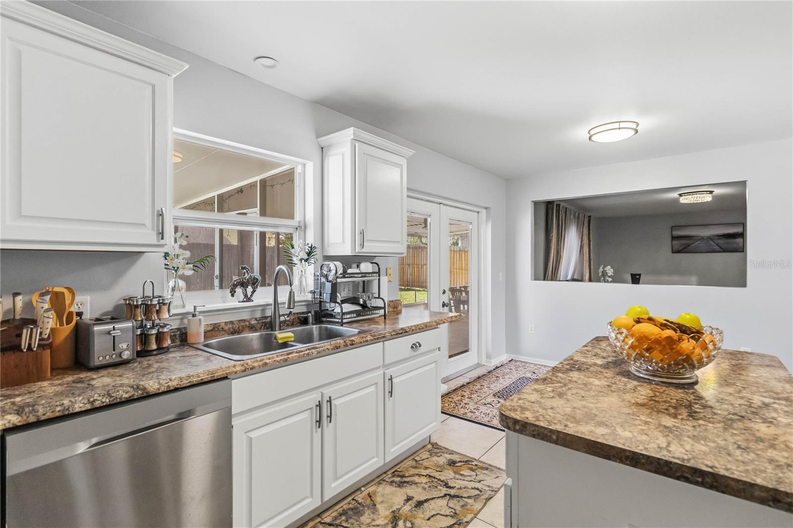 122 CARMEL BAY DR — photo 8