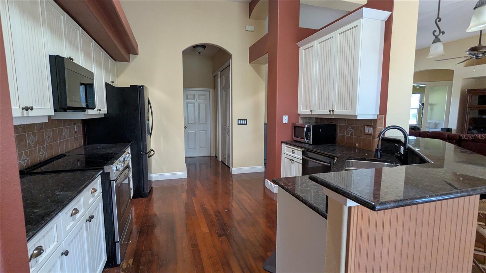 112 HALLSTROM CT — photo 9