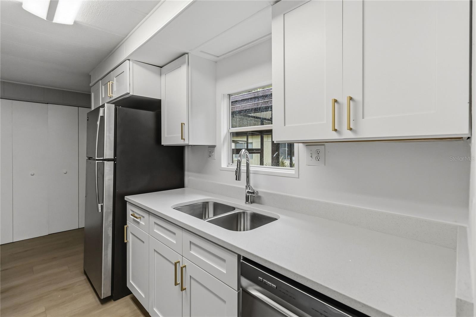 518 W PLANTATION BLVD — photo 10
