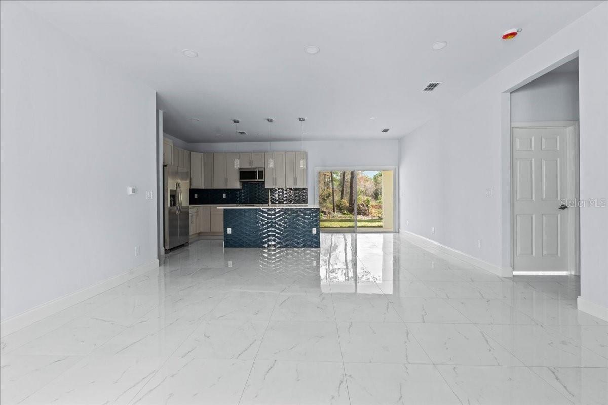 2875 E SLATER DR — photo 8