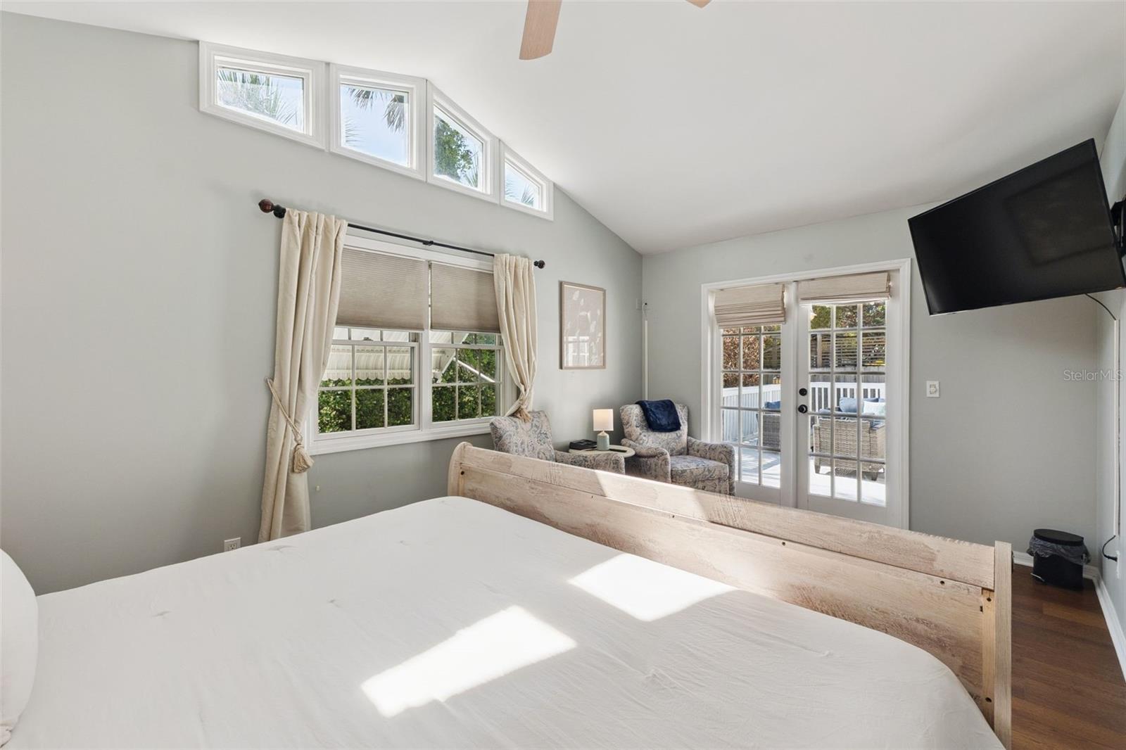 109 N PENINSULA AVE — photo 11