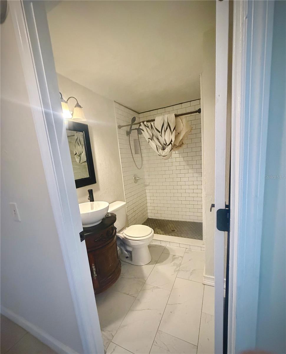 375 PINE WOODS RD — photo 9