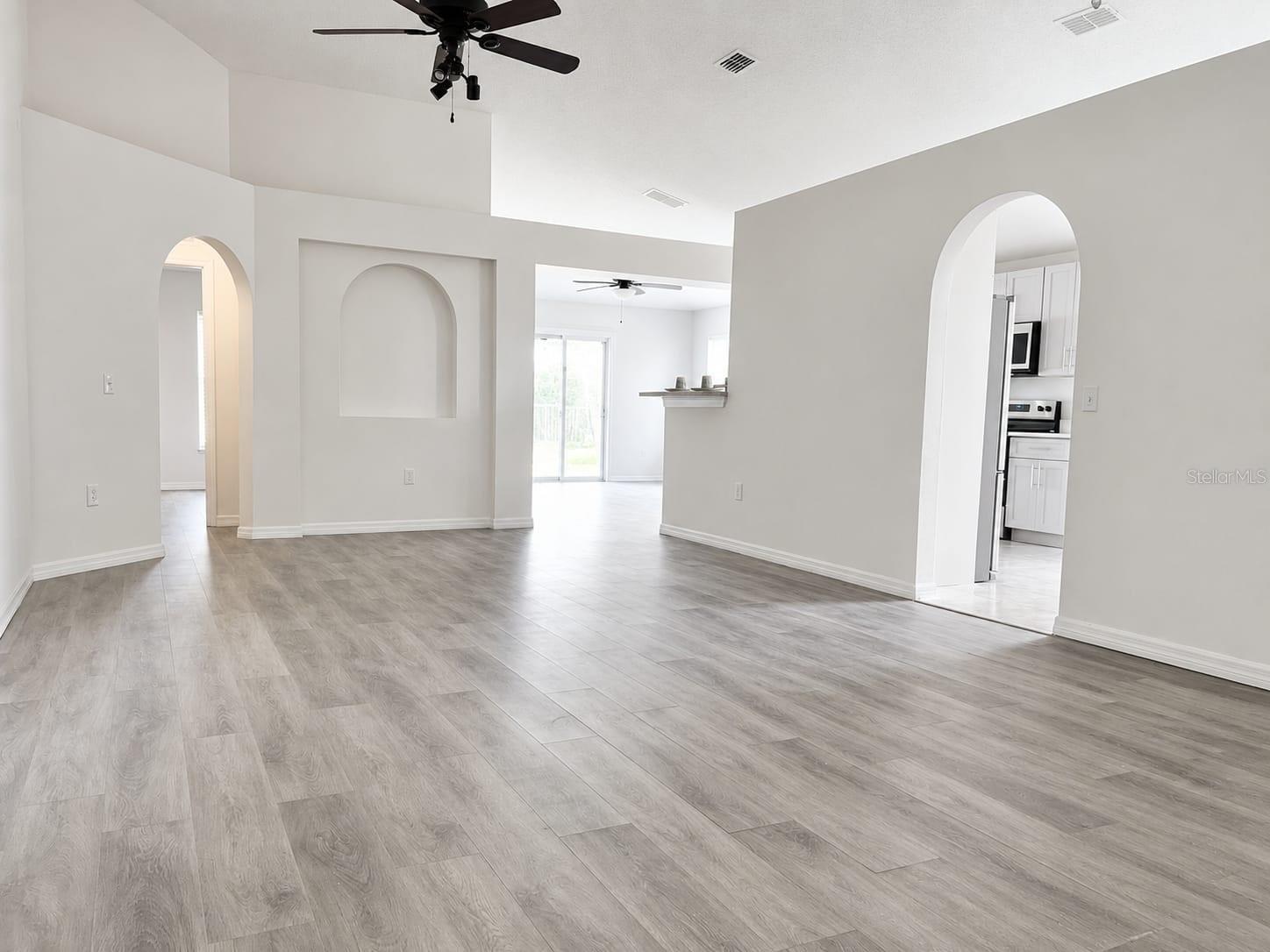 210 FAIRFIELD DR — photo 2