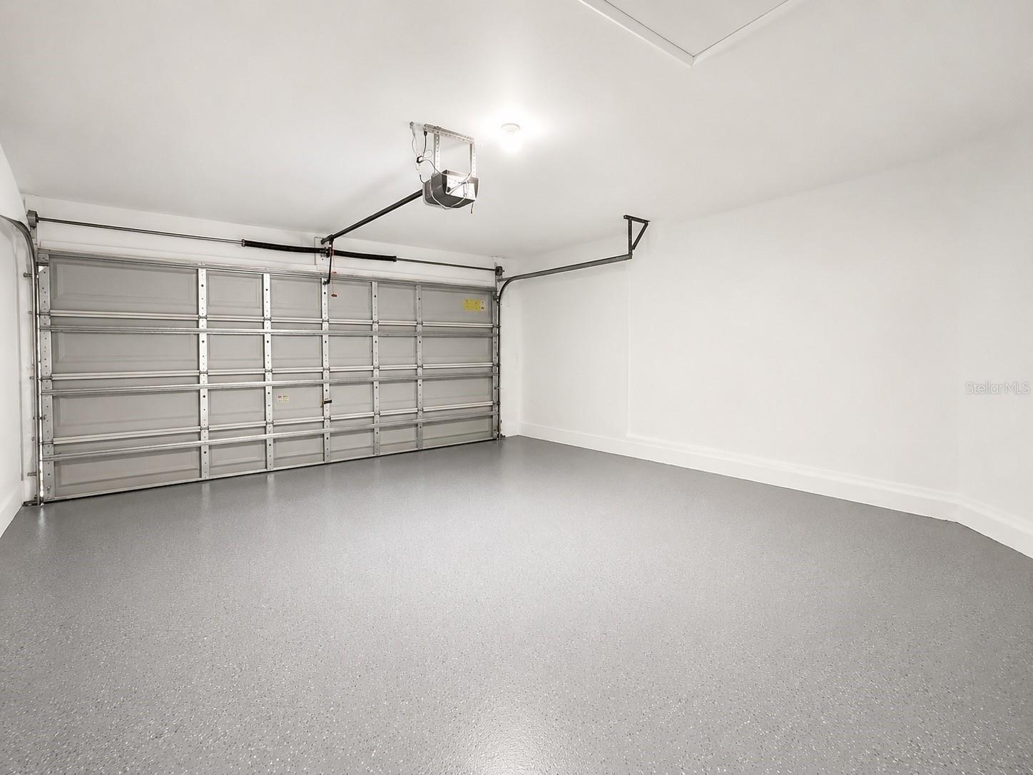 210 FAIRFIELD DR — photo 12